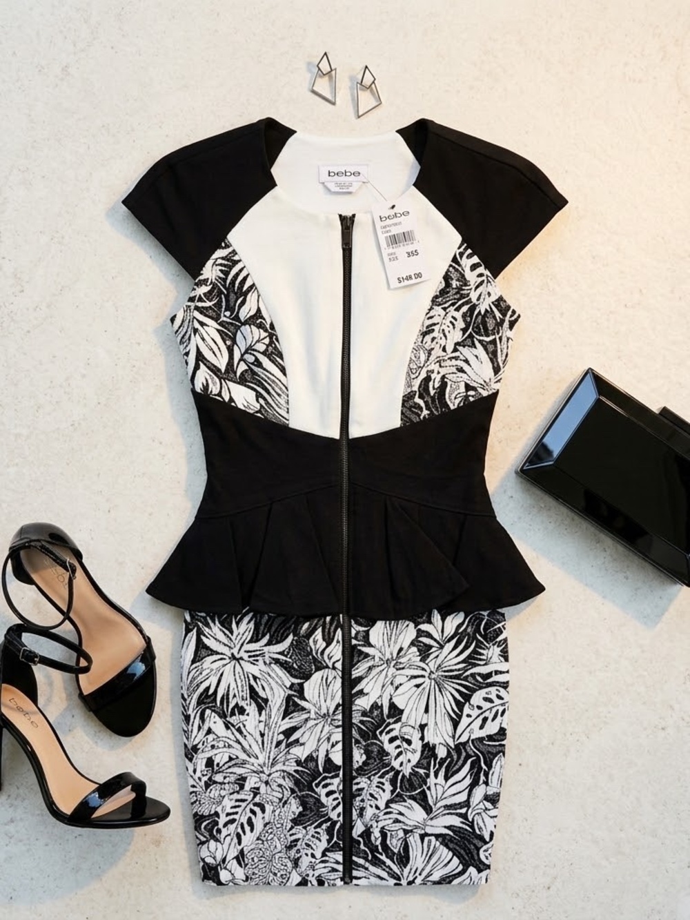 Bebe Black White Tropical Floral Colorblock Peplum Zip Front Mini Dress XXS